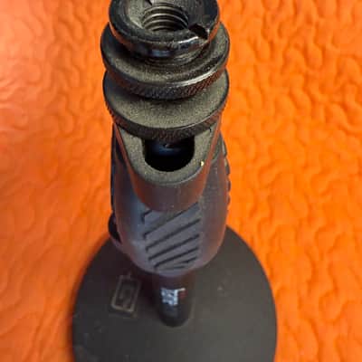 Pair of Gator desktop microphone stands (or speaker stands) GFW-MIC-0601 image 3