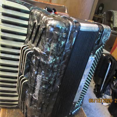 Crucianelli, accordion ,LMH,3/4 reeds,19" KB,7 treble registers,2 bass registers image 3