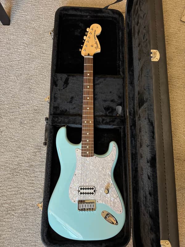 Fender Limited Edition Tom DeLonge Signature Stratocaster 2023 - Daphne Blue