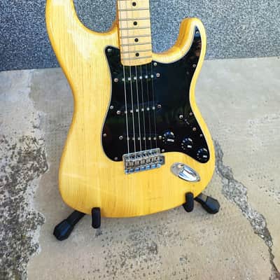 Fender  Stratocaster Series '70s Stratocaster with Maple Fretboard 2000 image 3