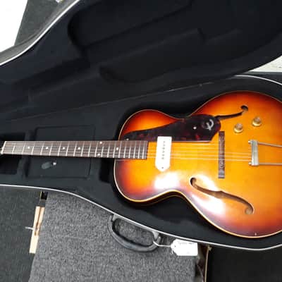 Epiphone 422T Century Archtop with Road Runner Case - Consignment image 9