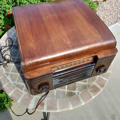 Vintage RCA Victor Victrola Model 65U Tube Radio & Phonograph Combo image 6