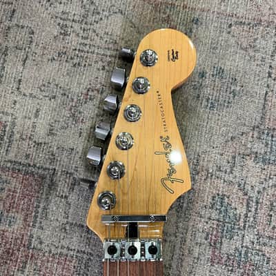 Fender Stratocaster 2022 - 3-Tone Sunburst image 7