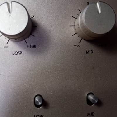 Vestax FDG-1 3 Band Isolator Frequency Dividing Gear x2 units in original factory 19" rack image 2