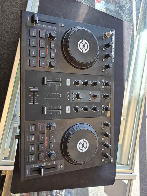 Native Instruments Traktor Kontrol S2 | Reverb
