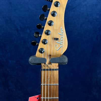 Schecter Traditional Pro Maple in Transparent Blue Burst Pre-owned image 5