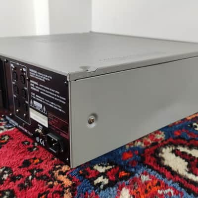Akai S5000 MIDI Stereo Digital Sampler 1998 - White image 3