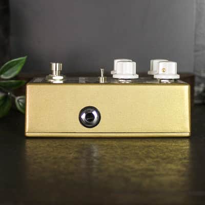 Preowned Alexander Golden Summer Reverb w/ Box image 3