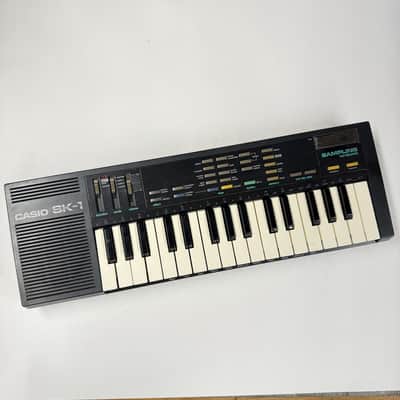 Casio SK-1 32-Key Sampling Keyboard 1986 Vintage Mini-Synth
