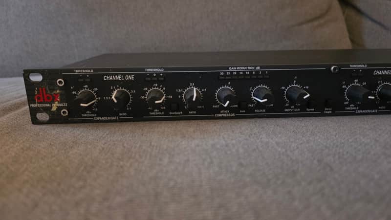 dbx 166XL Stereo Compressor / Limiter / Gate  - Black image 1
