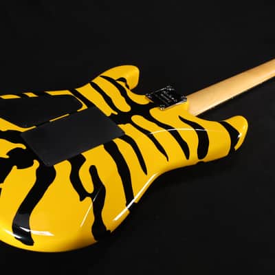 Jackson Pro Origins 1985 San Dimas SD1 Electric Guitar Ebony Fingerboard - Yellow Bengal 691 image 7