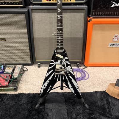 Epiphone Robb Flynn Signature "Love / Death" Baritone Flying V 2011 - Ebony with Love / Death Graphic image 1