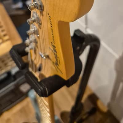 Fender American Professional Stratocaster with Maple Fretboard 2017 - 2019 - Sonic Grey image 8