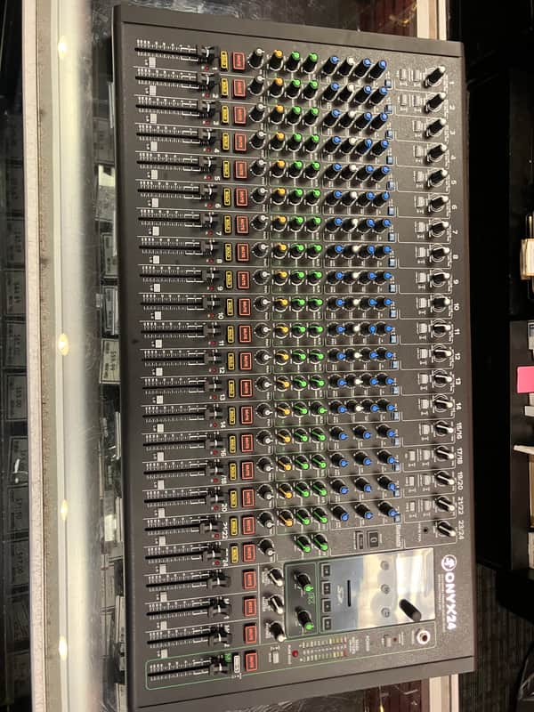 Mackie Onyx24 Mixer: Save $0 - Used