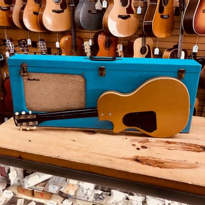 Airline 7214 1960's Mini Electric Guitar with 5-Watt Amp Case image 15