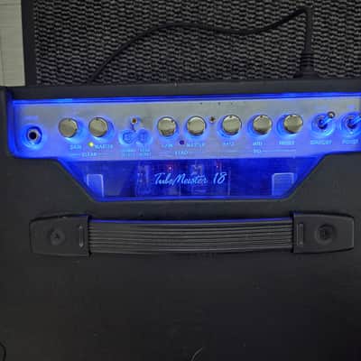 Hughes & Kettner TubeMeister 18 2-Channel 18-Watt 1x10" Guitar Combo - Black image 3