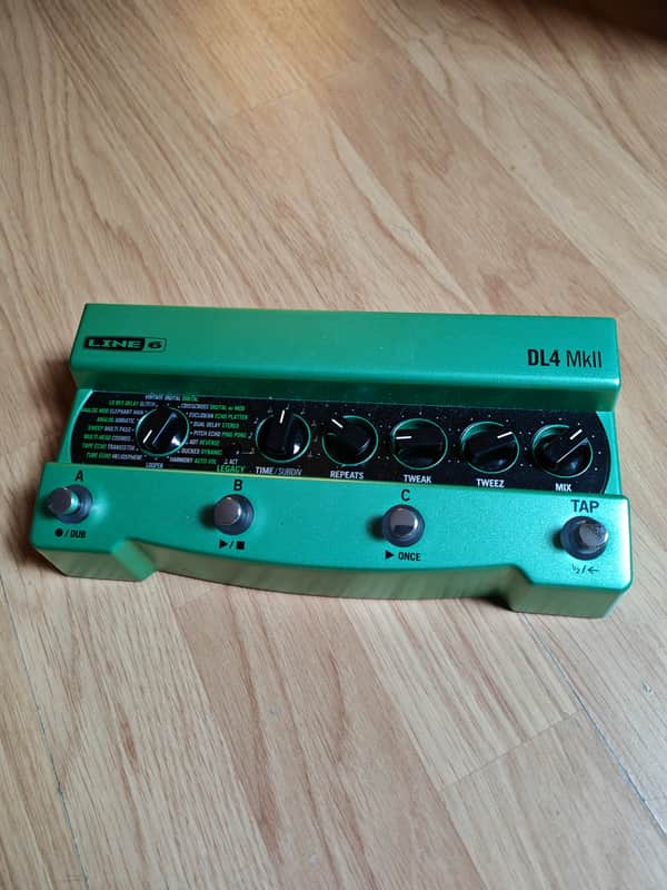 Line 6 DL4 MkII 2022 - Present - Green / Black image 1