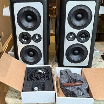 Barefoot Sound MicroMain 26 Three-Way Active Studio Monitor image 1