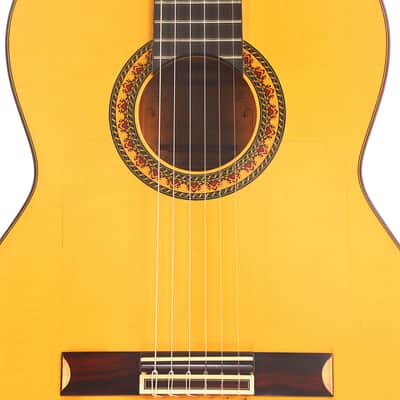 Antonio Bernal 2009 flamenco guitar - deep sound + explosive in attack - good value for money - check video! image 3