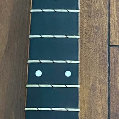 Peavey Cyber Bass---NECK ONLY --- White headstock image 4
