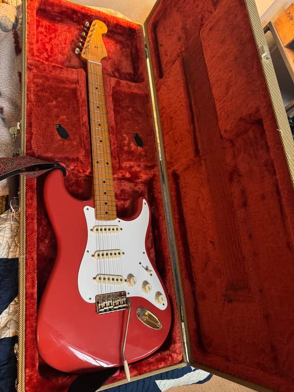 Fender Limited Edition '50s Stratocaster with Maple Fretboard, Gold Hardware 2017 - Fiesta Red