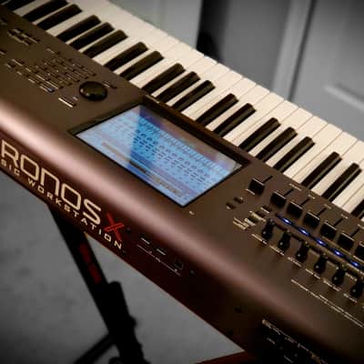 MUST SEE!!! KORG KRONOS X 61 FULLY INSPECTED/SERVICED AND IN AMAZING CONDITION! image 17