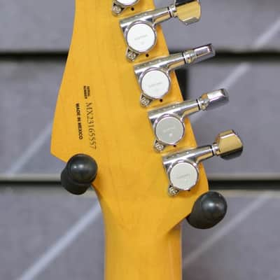 Fender Kurt Cobain Jaguar, 3-Colour Sunburst, Rosewood - Incl Hard Case image 5