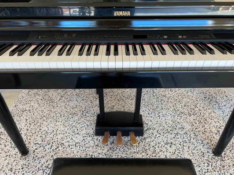 YAMAHA Clavinova CLP-555 電子ピアノ Clavinova CLP-555 - Yamaha Clavinova CLP-555 - Audiofanzine