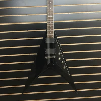 Used ESP LTD V-500 Black Electric Guitar Flying V Style  w/Hardshell case image 3