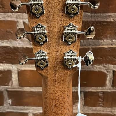 Martin 00-18 Standard Series Acoustic Guitar image 4
