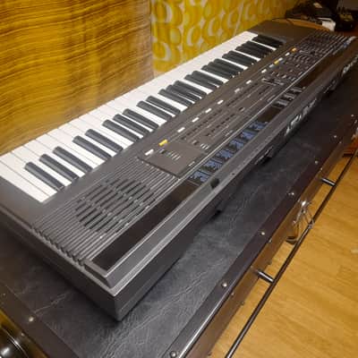 Roland E 10 Synthesizer image 2