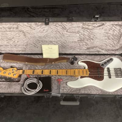 Fender American Ultra Jazz Bass image 9