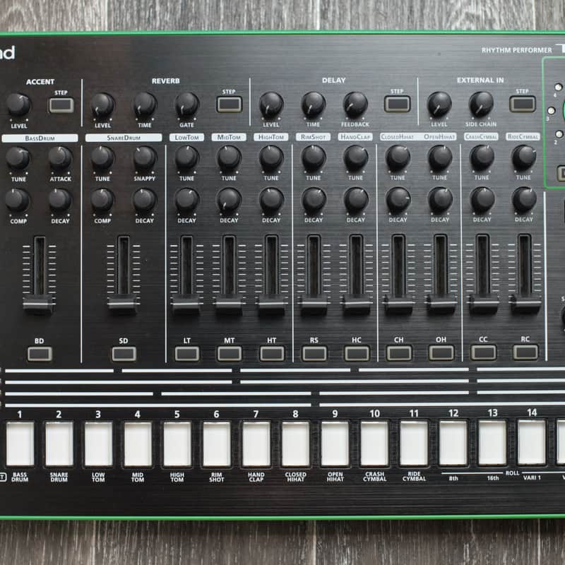 AIRA TR-8