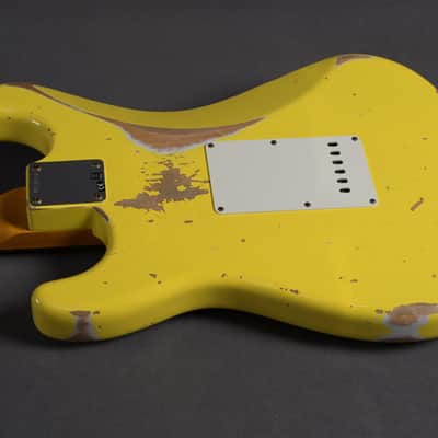 Fender Custom Shop Stratocaster 1963 Heavy Relic Graffity Yellow Tortoise Pickguard image 10