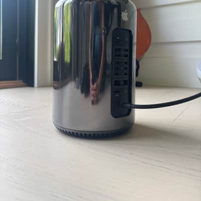 Apple MacPro 2013 - Black image 1
