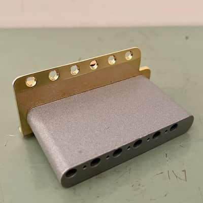 Fender USA-made left-handed Bridge assembly Stratocaster Gold image 2