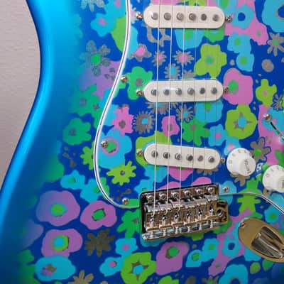 *NEW IN BOX* 2025 Fender Japan Limited Edition Stratocaster Blue Flower 2025 !! image 8