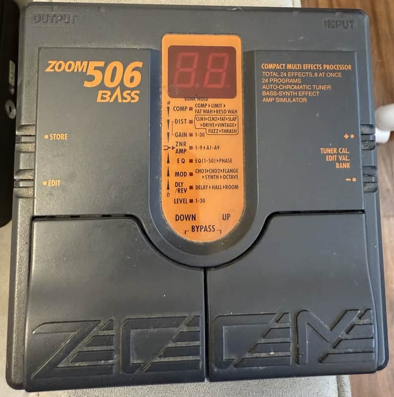 Zoom 506 Bass