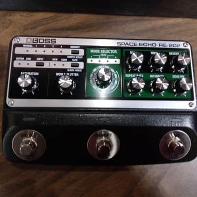 Boss RE-202 Space Echo 2022 - Present - Black / Green image 2