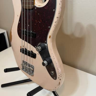 2018 Fender Flea Jazz Bass Road Worn Shell Pink - Mint Condition + G&G Hardshell Case image 5