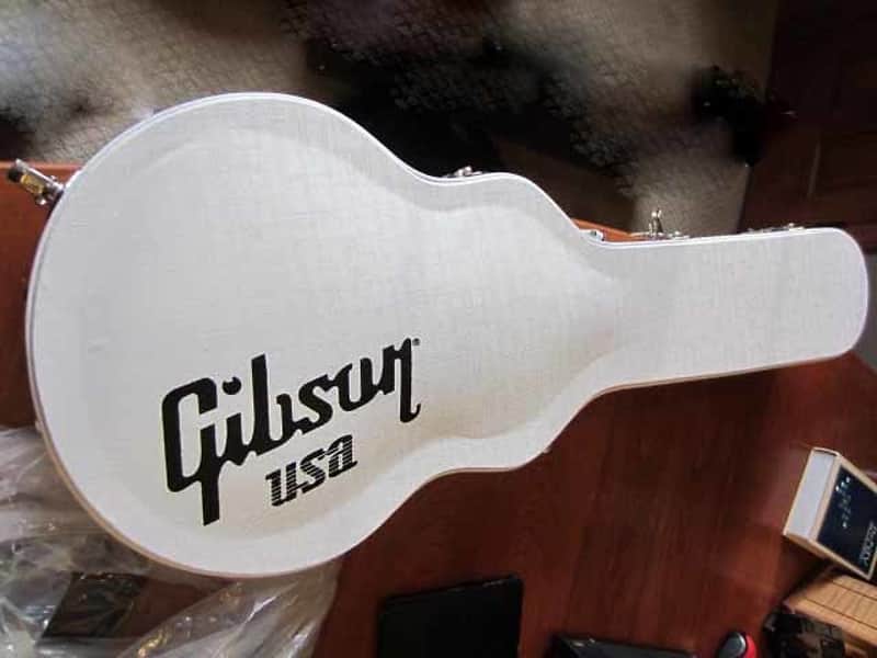 White Gibson Les Paul Case | Reverb