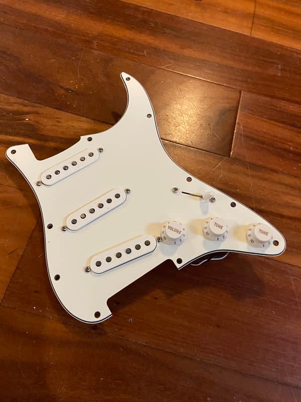 Fender Player Strat Stratocaster Hot 8K Alnico 5 Pickup Parchment Pickguard image 1