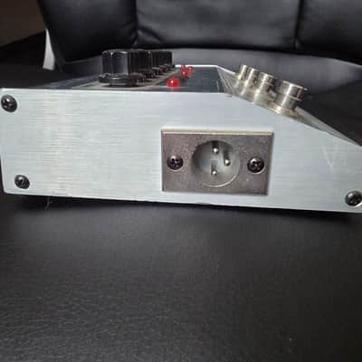 Tech 21 VT Bass Deluxe 2010s - Brushed Aluminum image 4