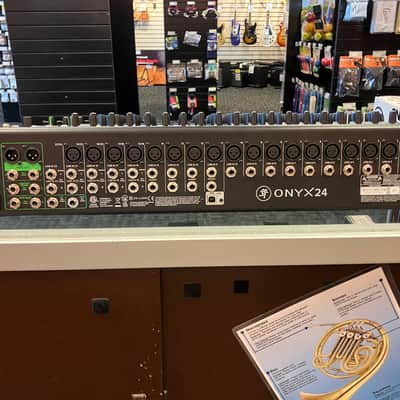 Mackie Onyx24 24-Channel Analog Mixer with Multitrack USB 2021 - Present - Dark Gray image 2