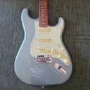 Fender Deluxe Roadhouse Stratocaster with Pau Ferro Fretboard 2018 - 2021 - Mystic Ice Blue