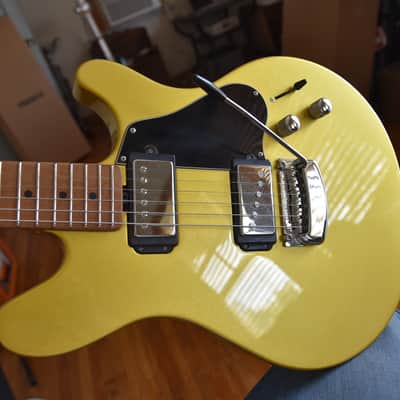Ernie Ball Music Man James Valentine, 2018, OHSC, Great condition, Gold metallic image 1