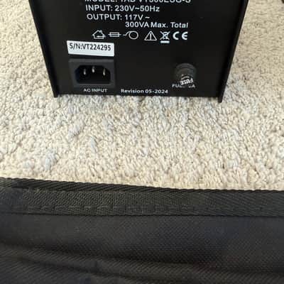 Fender '65 Deluxe Reverb Reissue 22-Watt 1x12" Guitar Combo - Black image 8