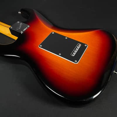 Fender American Professional Classic Stratocaster - 3-Color Sunburst image 5