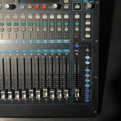 Allen & Heath QU-16 16-Channel Digital Mixer 2013 - Present - Black image 6