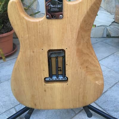 RIF 119 Fender Stratocaster 2000 Corona California With Case and Fender Card image 12